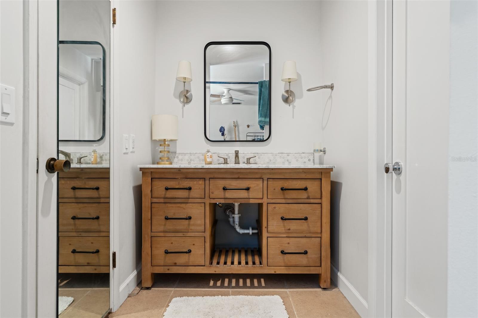 Listing photo id 35 for 14506 Anchoret Road
