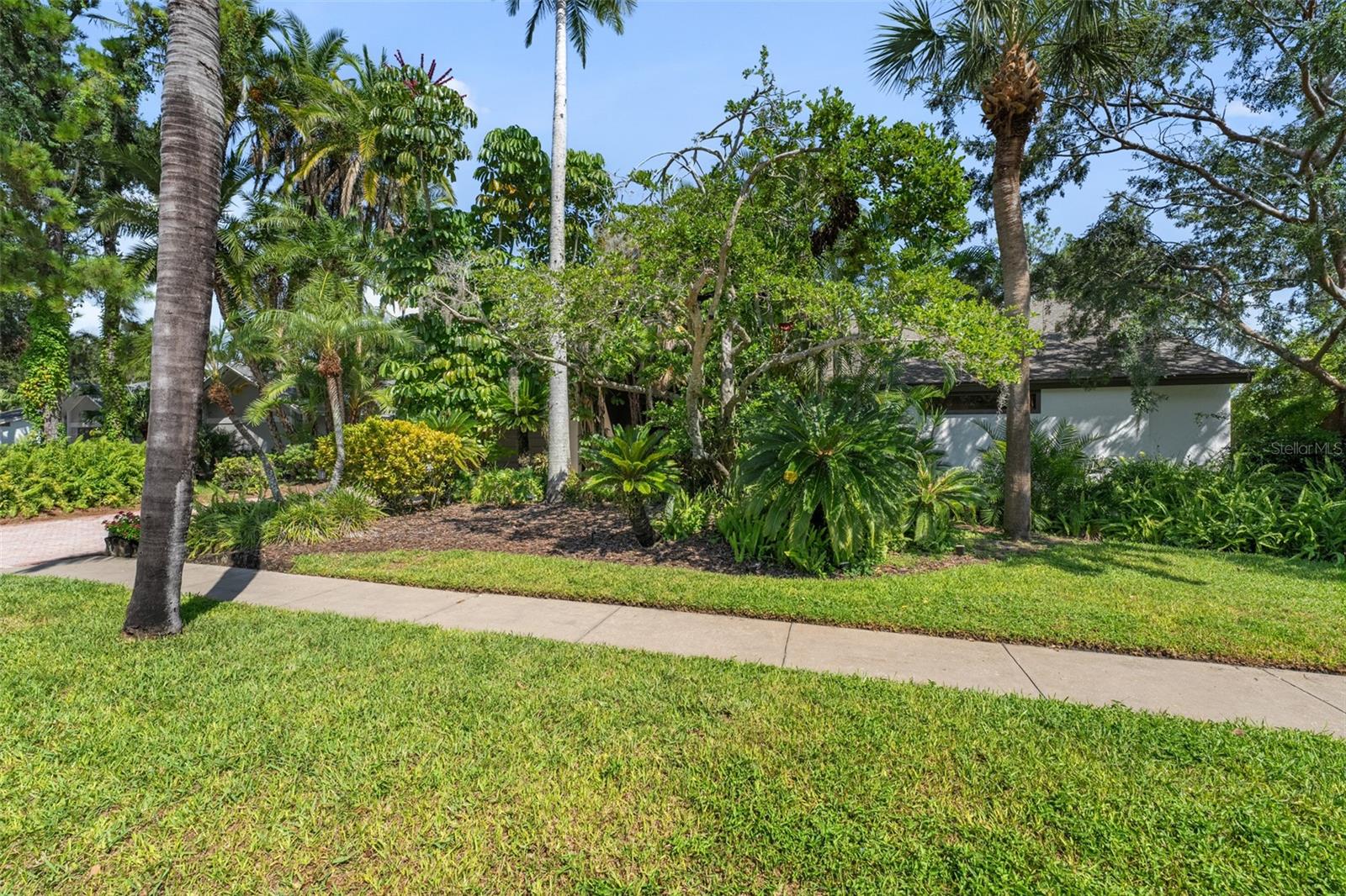Listing photo id 60 for 14506 Anchoret Road