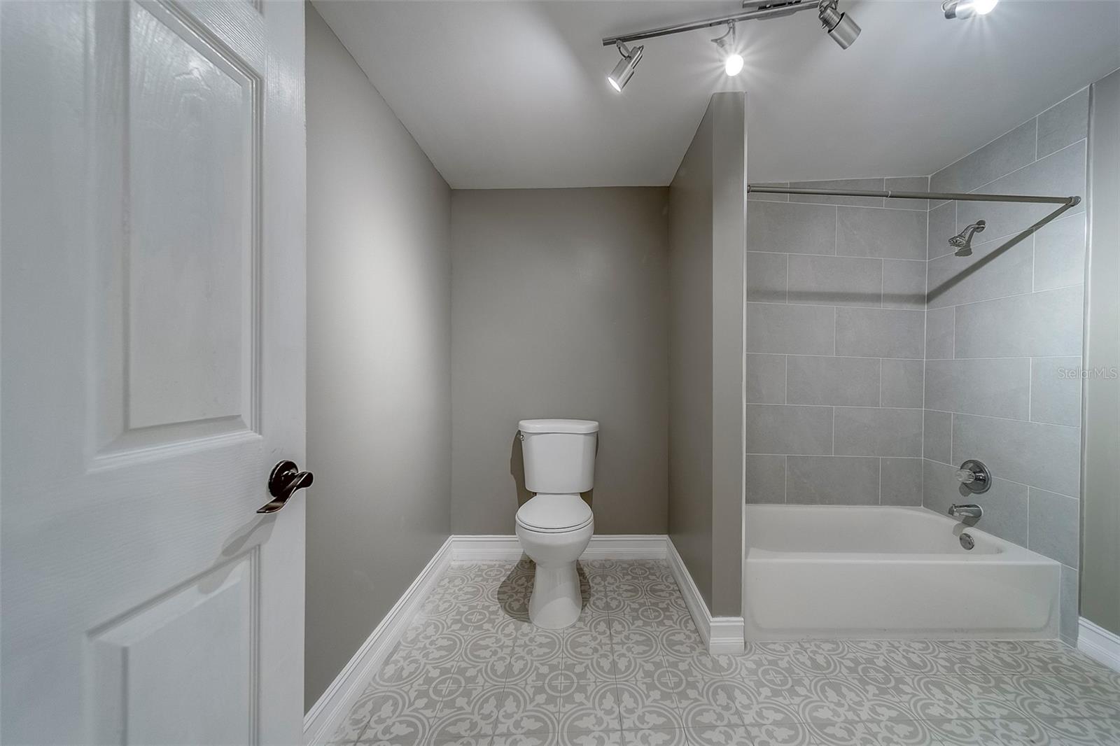 Image 13 of 44 For 2044 21st Street S