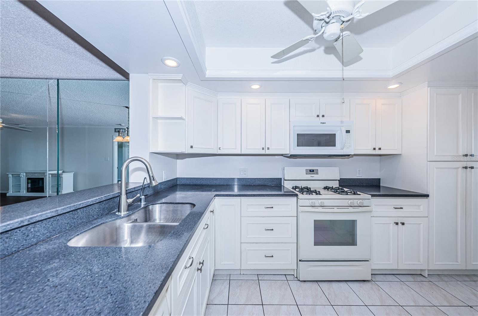 Image 15 of 50 For 5400 Park Street N 609