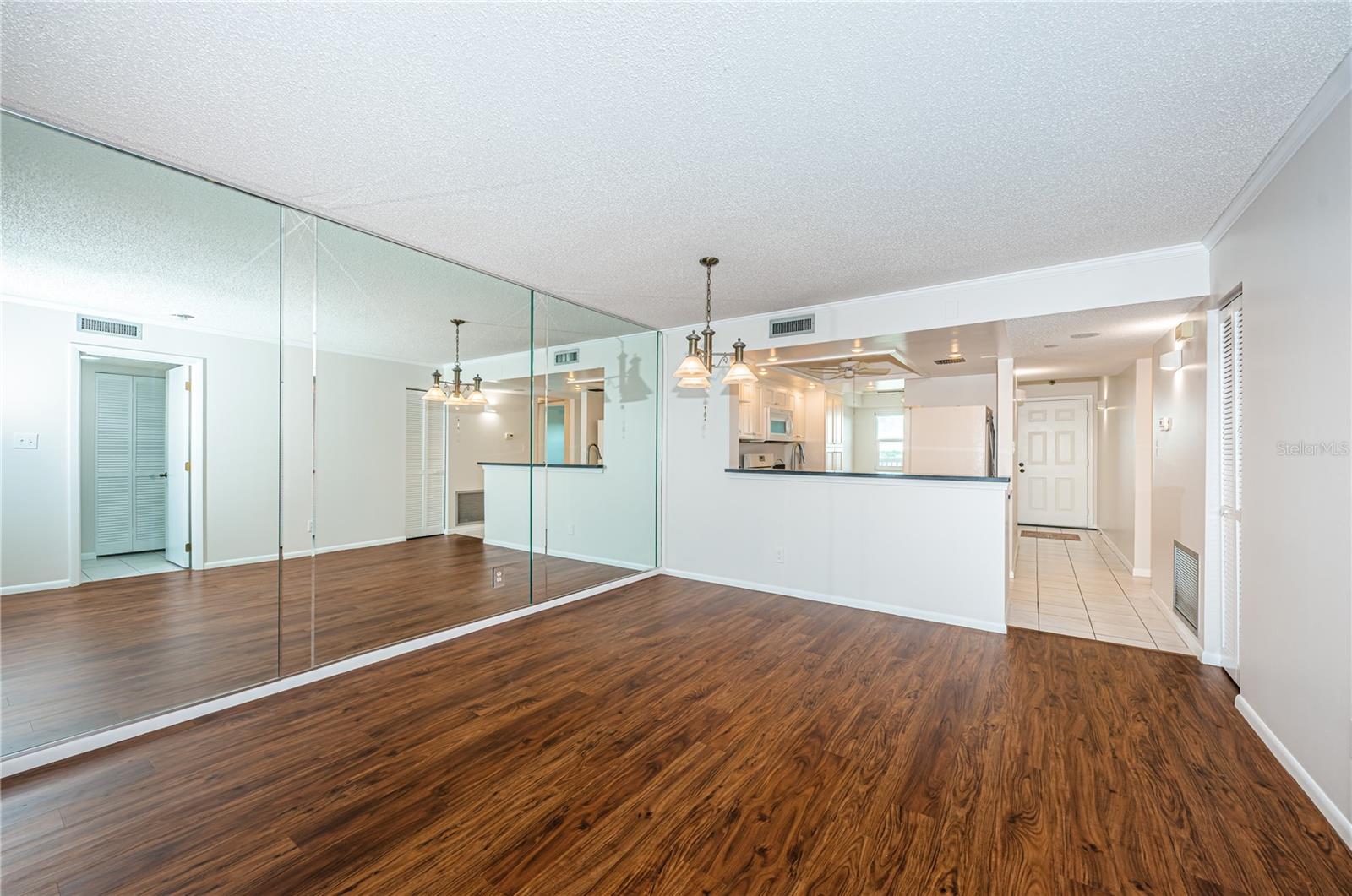 Image 20 of 50 For 5400 Park Street N 609