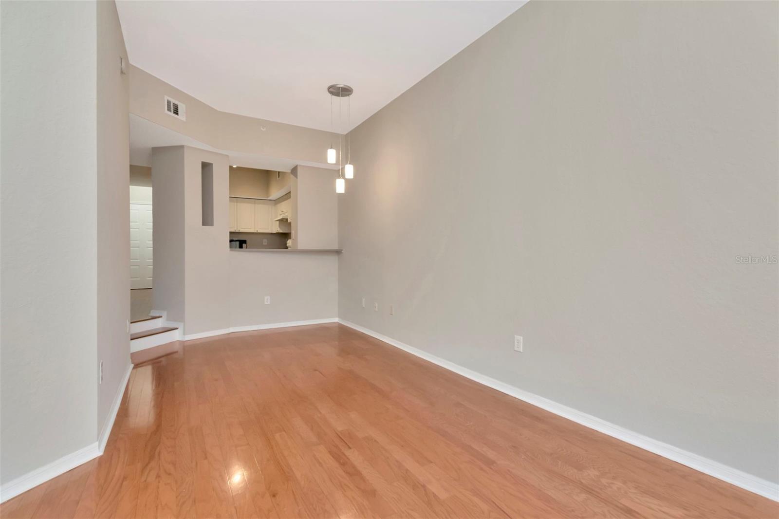 Image 16 of 38 For 504 Armenia Avenue 1334