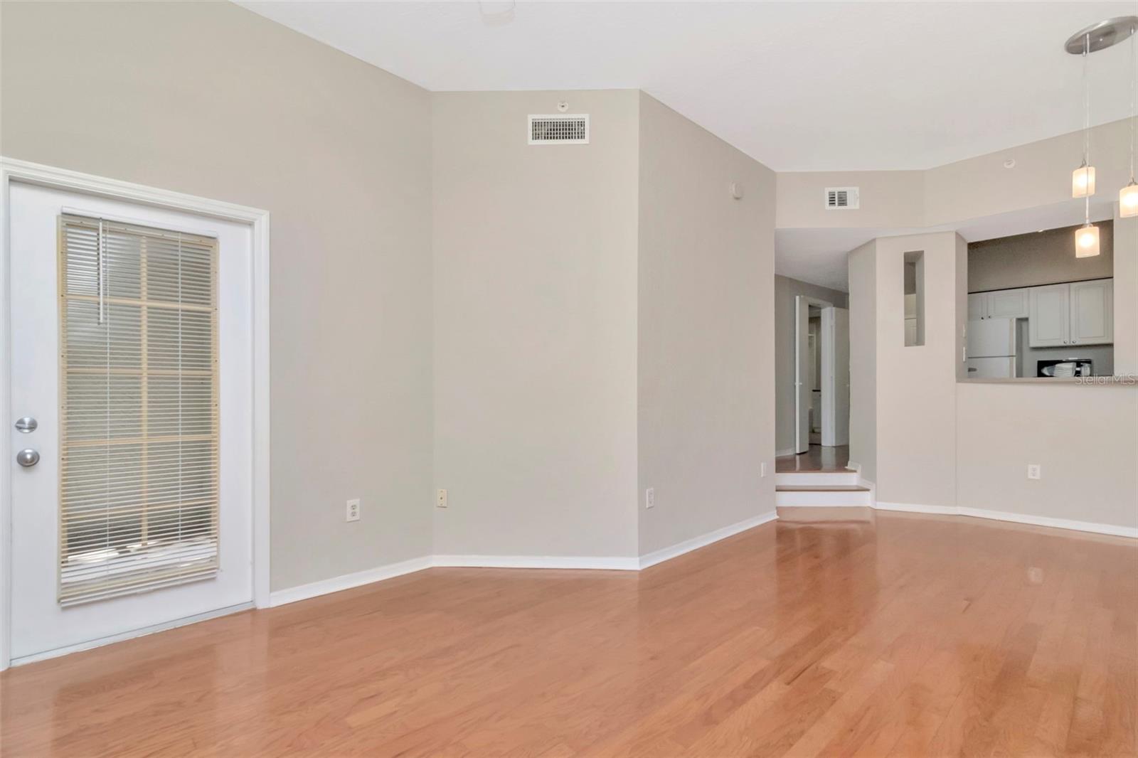 Image 18 of 38 For 504 Armenia Avenue 1334