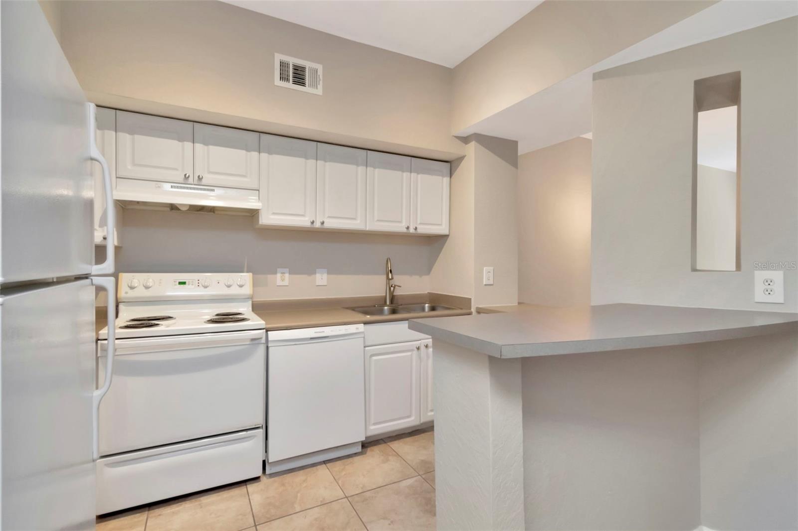 Image 6 of 38 For 504 Armenia Avenue 1334