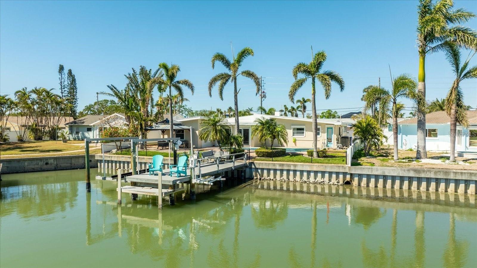 Image 11 of 15 For 7870 Causeway Boulevard S