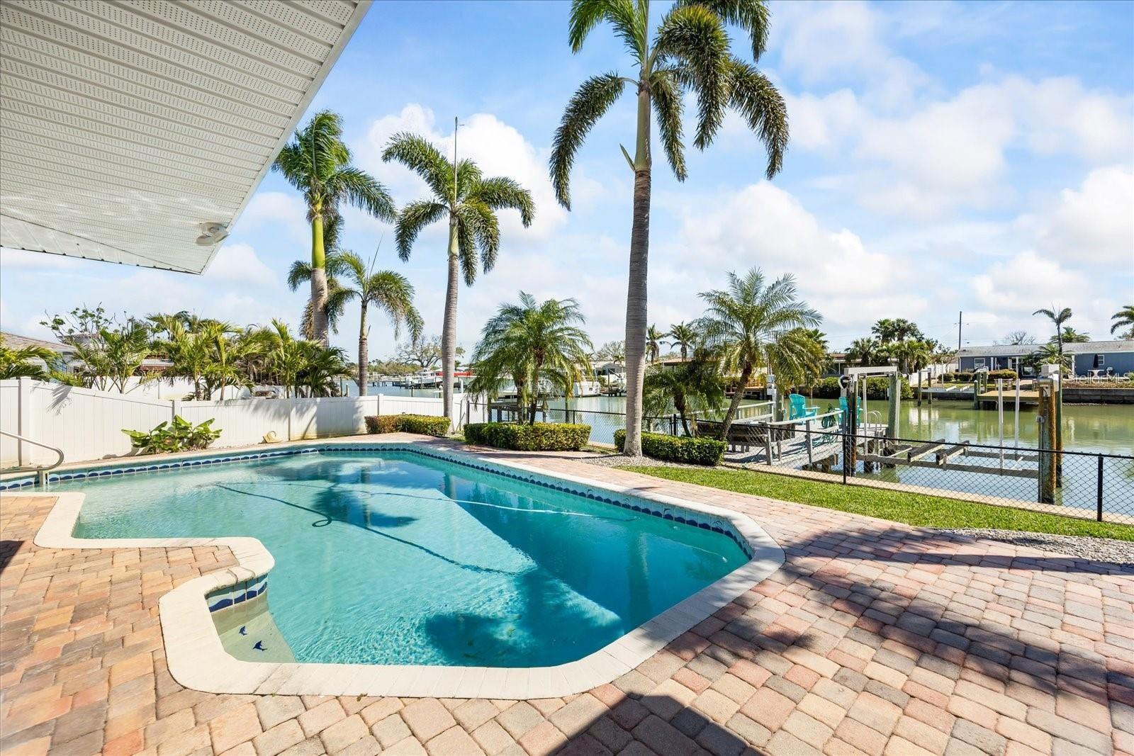 Image 8 of 15 For 7870 Causeway Boulevard S