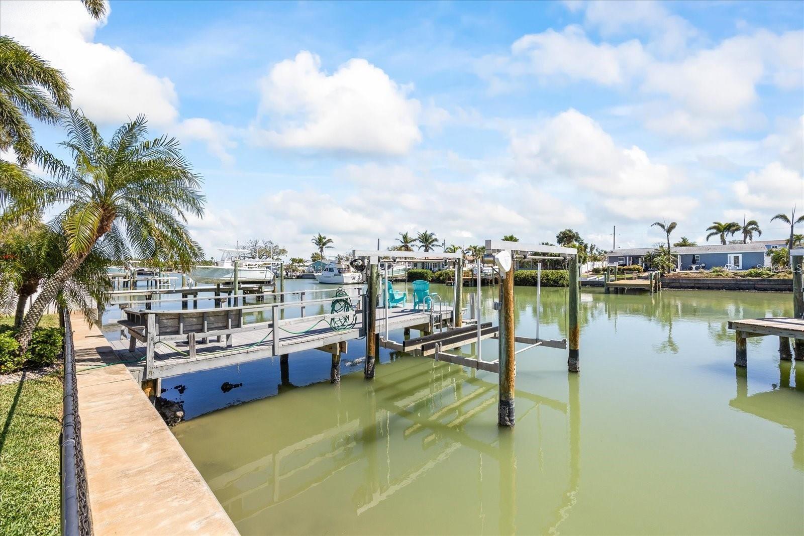 Image 9 of 15 For 7870 Causeway Boulevard S