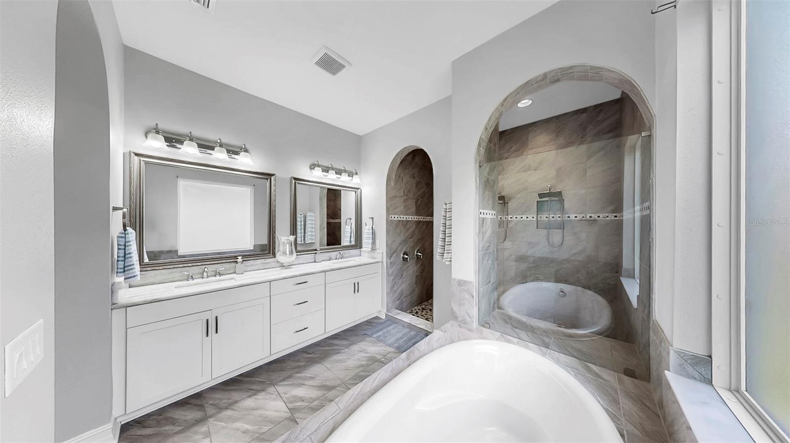 Image 18 of 59 For 13307 Fawn Lily Drive