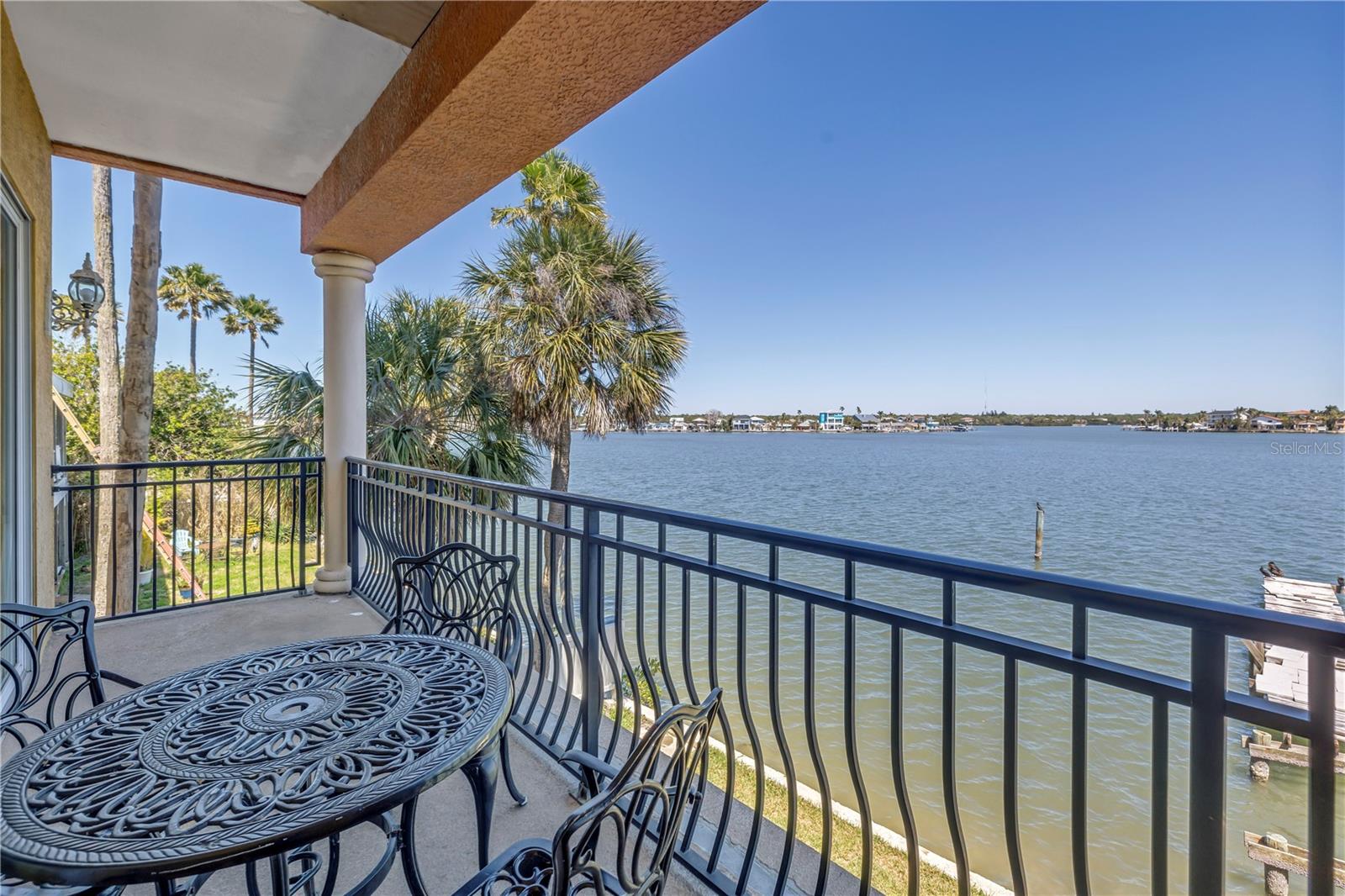 Image 13 of 72 For 17821 Gulf Boulevard B