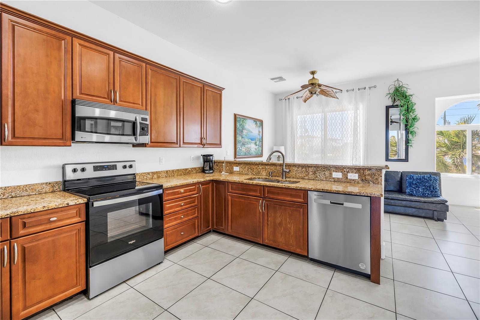 Image 21 of 72 For 17821 Gulf Boulevard B