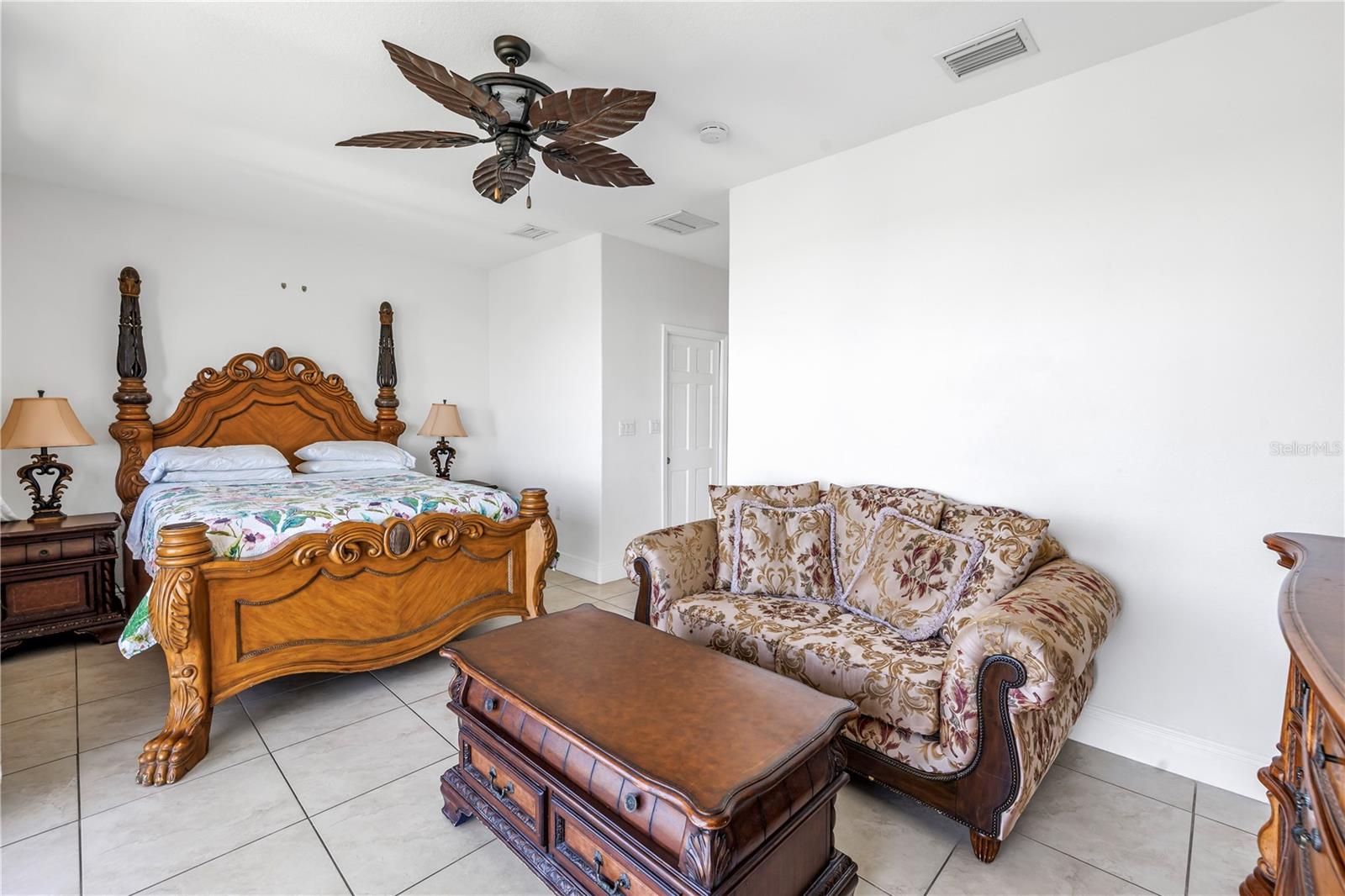 Image 37 of 72 For 17821 Gulf Boulevard B