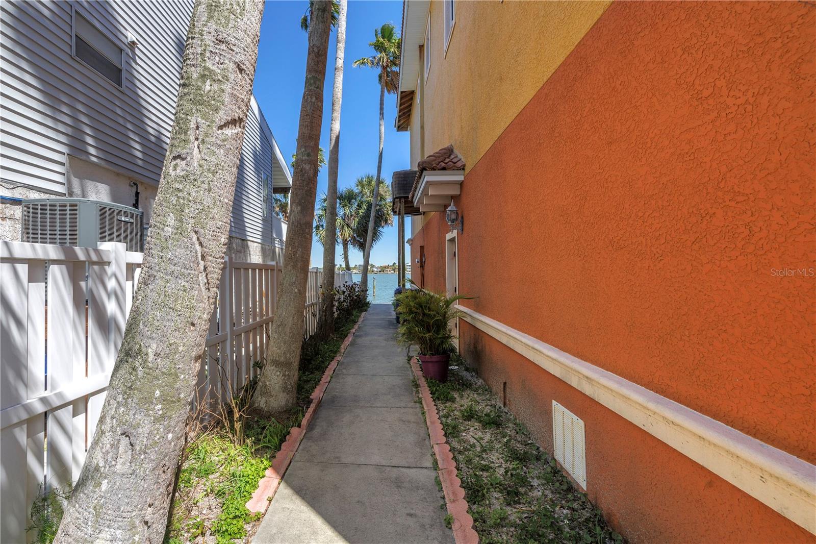 Image 56 of 72 For 17821 Gulf Boulevard B