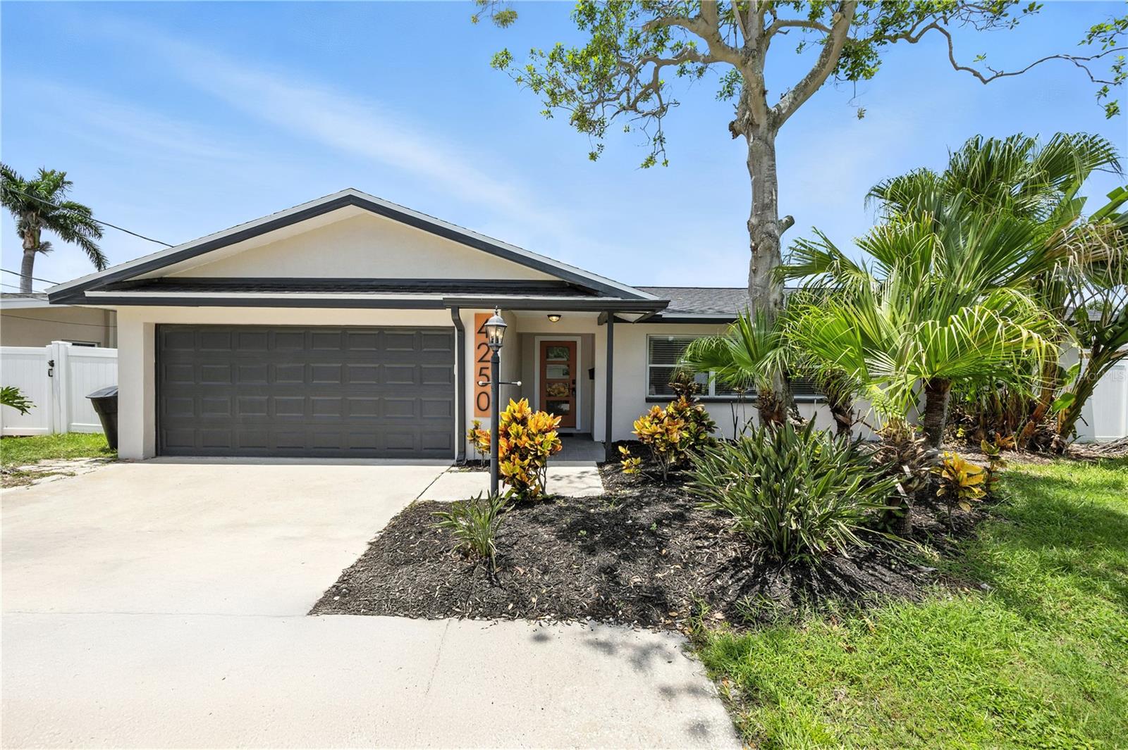 Details for 4250 14th Way Ne, ST PETERSBURG, FL 33703
