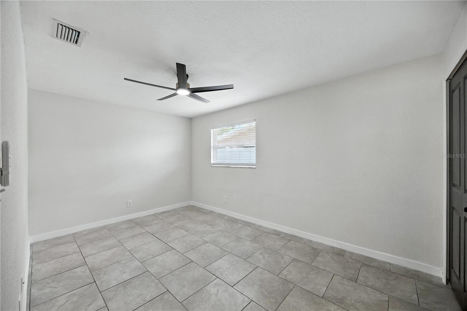 Image 18 of 36 For 4250 14th Way Ne