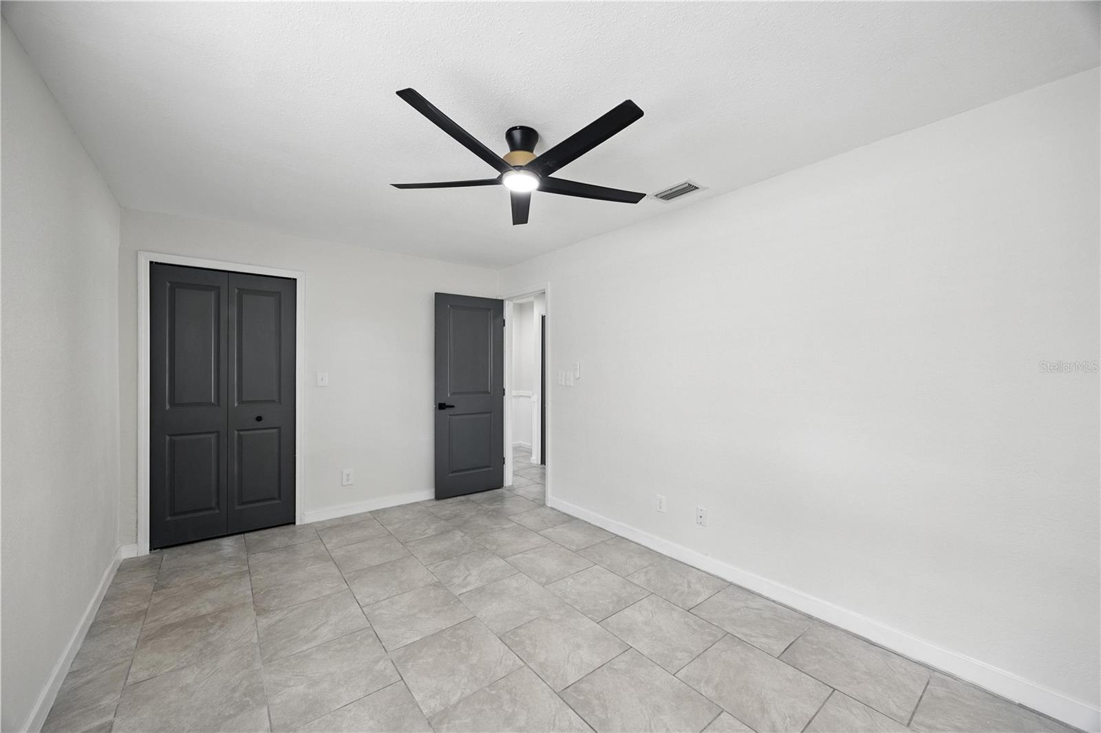 Image 20 of 36 For 4250 14th Way Ne