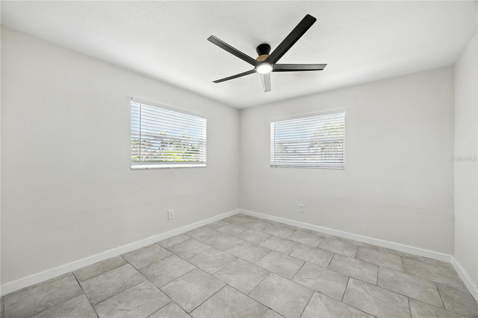 Image 23 of 36 For 4250 14th Way Ne
