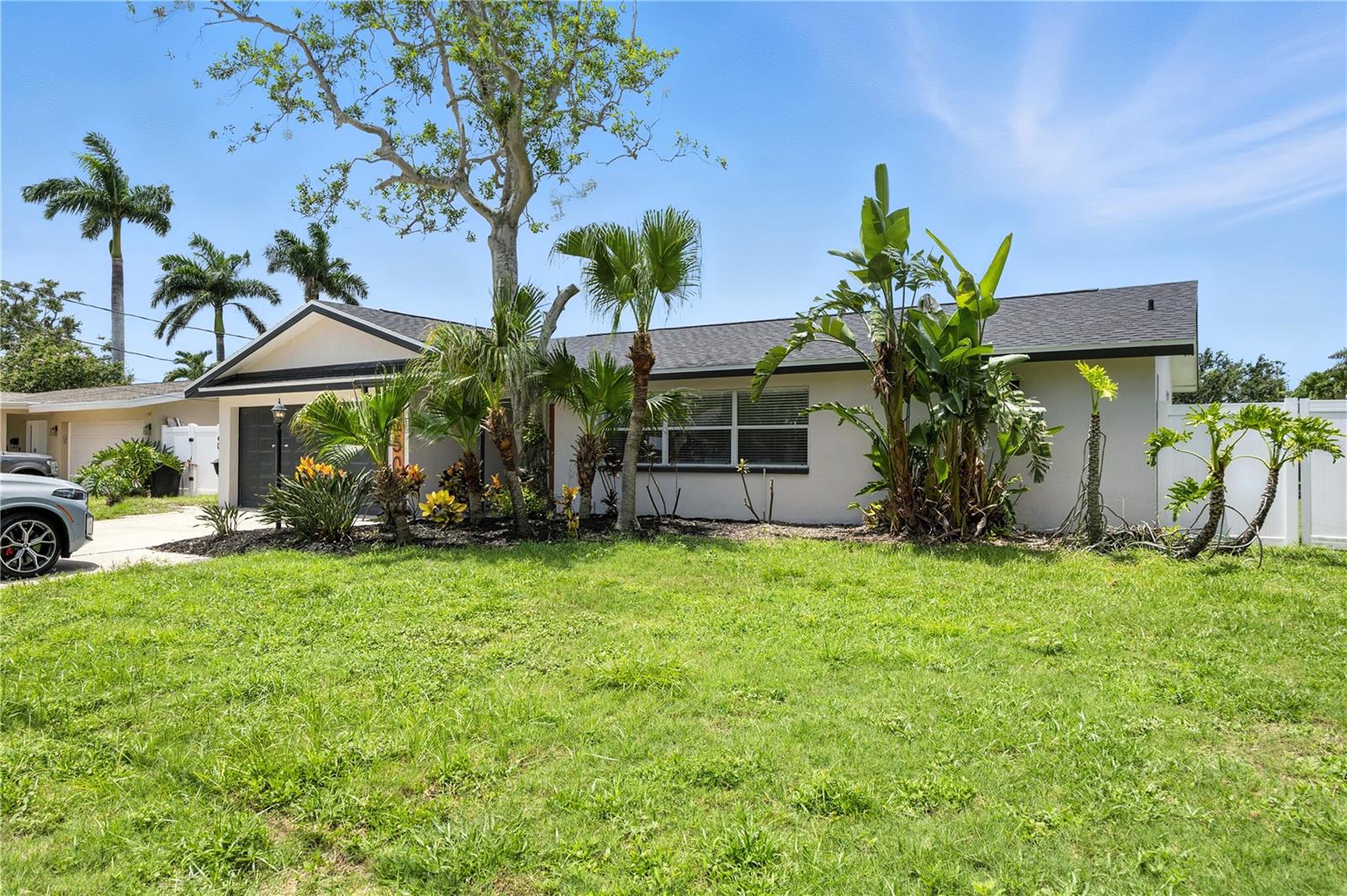 Image 3 of 36 For 4250 14th Way Ne