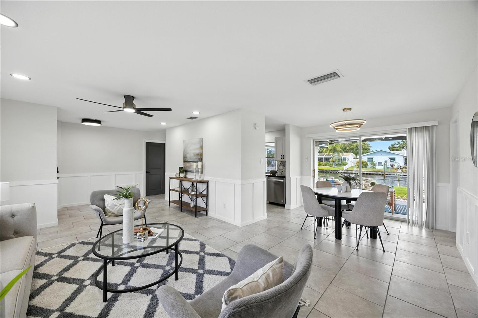 Image 8 of 36 For 4250 14th Way Ne