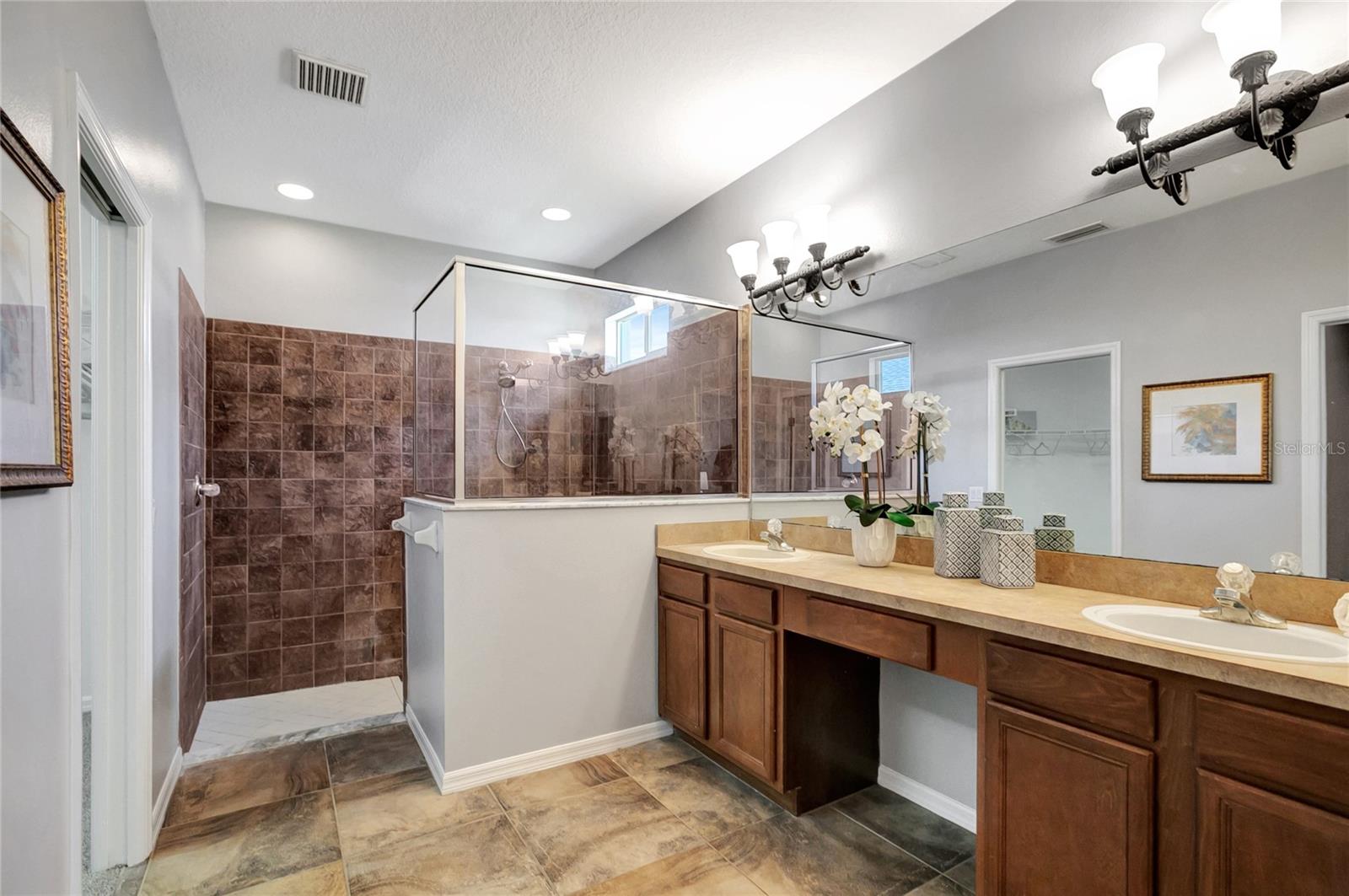 Listing photo id 31 for 27443 Edenfield Drive