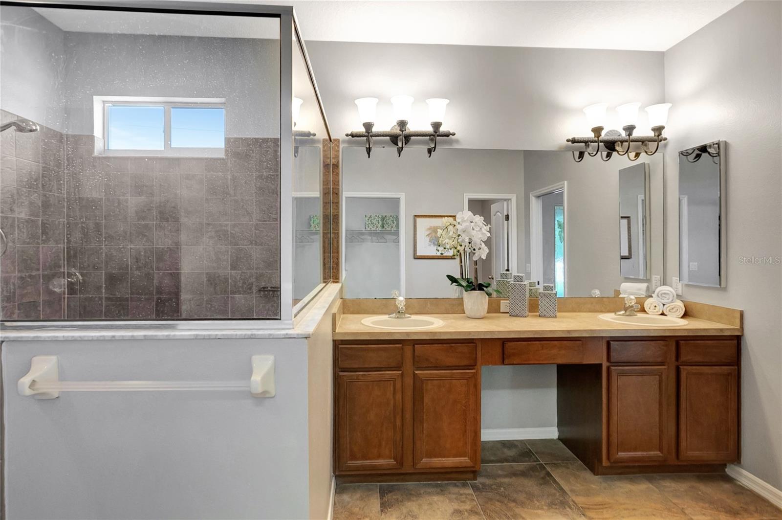 Listing photo id 35 for 27443 Edenfield Drive