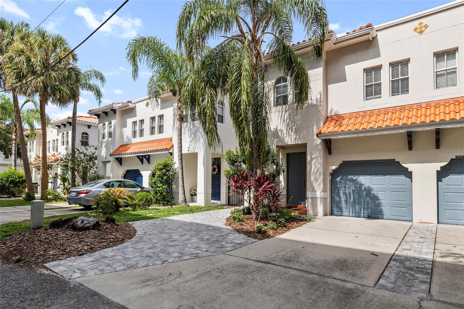 Listing photo id 0 for 104 Moody Avenue 3