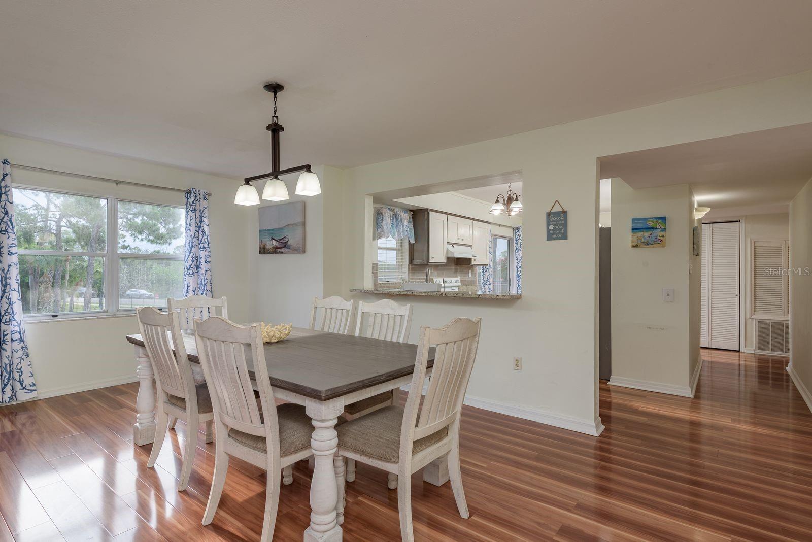 Image 15 of 39 For 5557 Sea Forest Drive 118