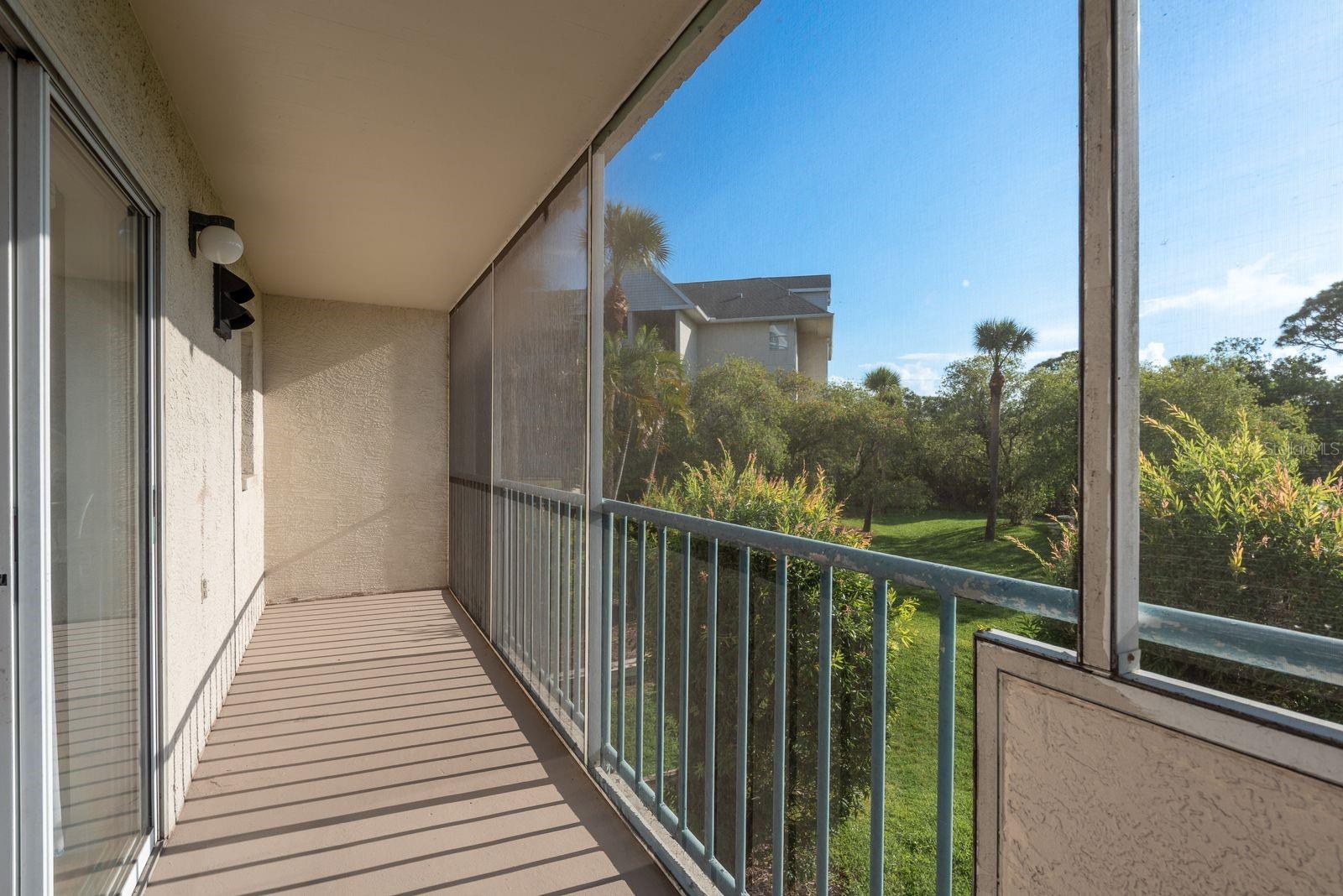 Image 29 of 39 For 5557 Sea Forest Drive 118