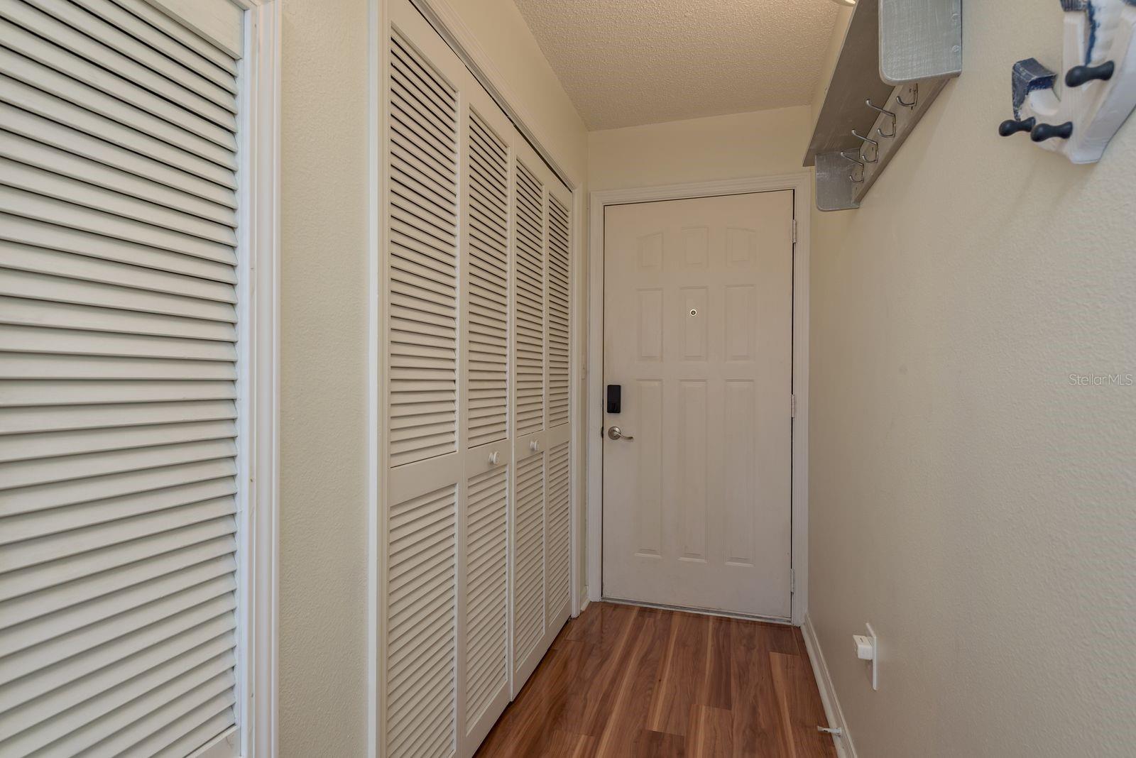 Image 7 of 39 For 5557 Sea Forest Drive 118