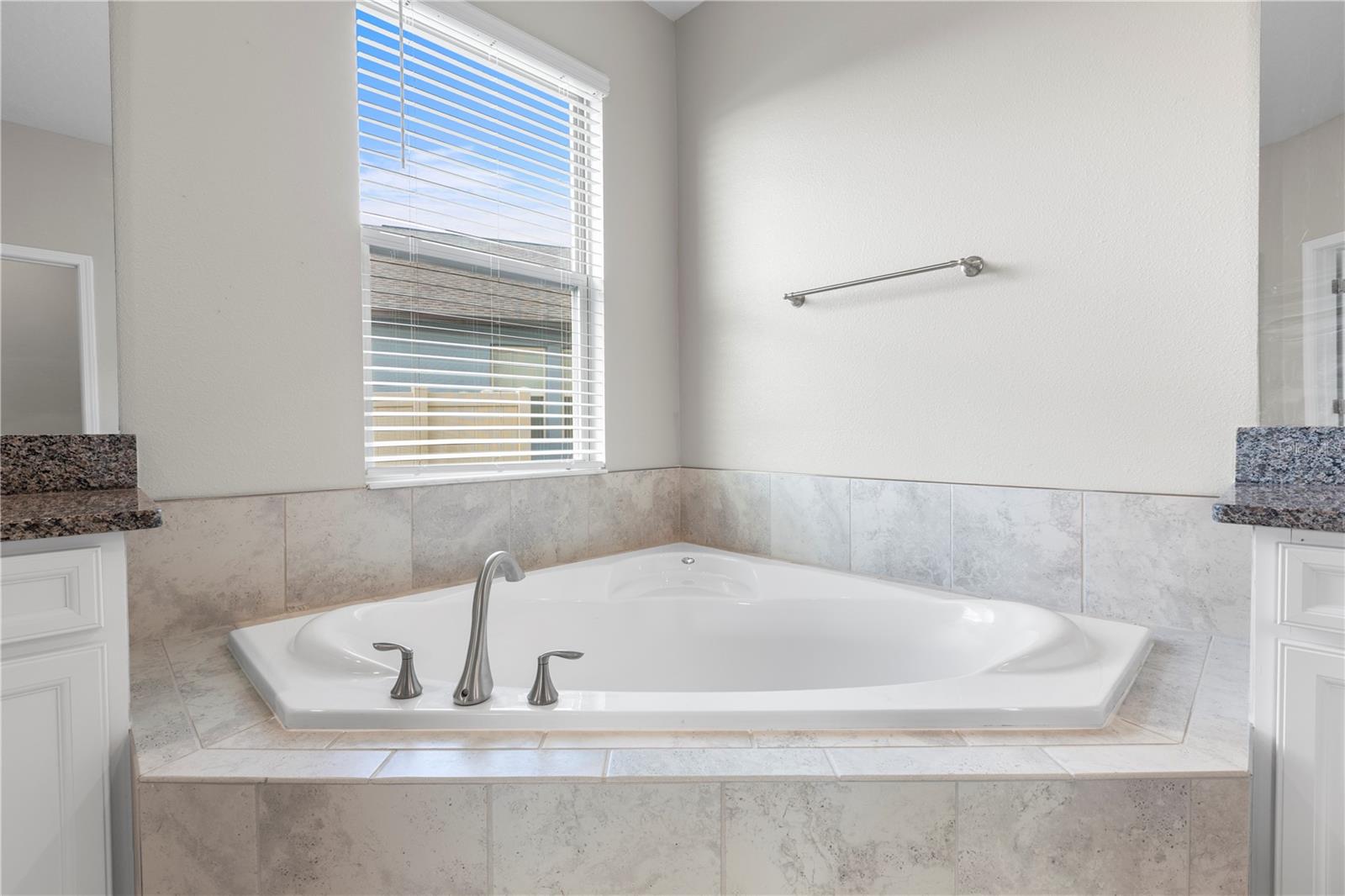 Image 31 of 79 For 9173 Shadyside Lane