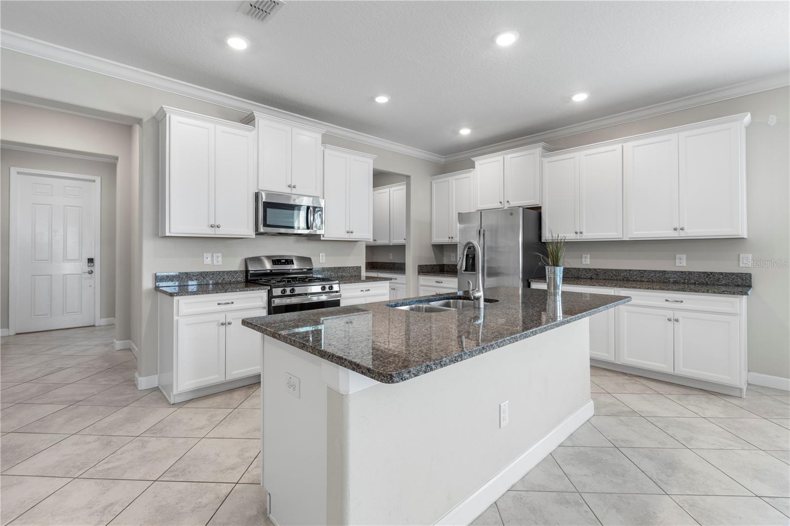 Image 9 of 79 For 9173 Shadyside Lane