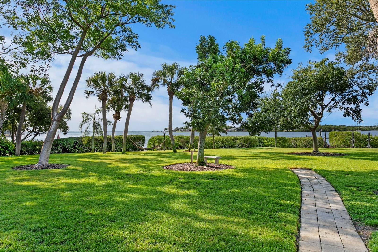Image 12 of 66 For 234 Driftwood Road Se