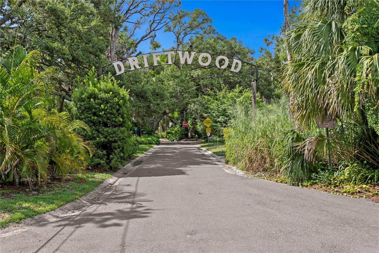 Image 2 of 66 For 234 Driftwood Road Se