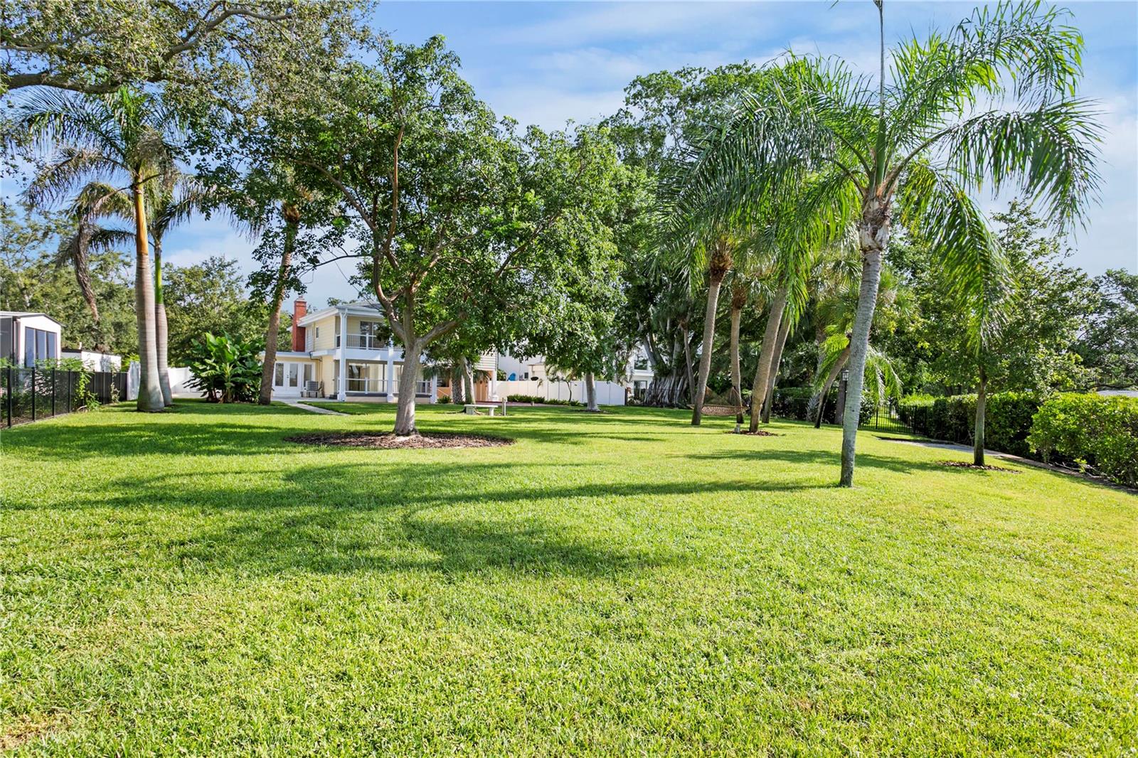Image 4 of 66 For 234 Driftwood Road Se