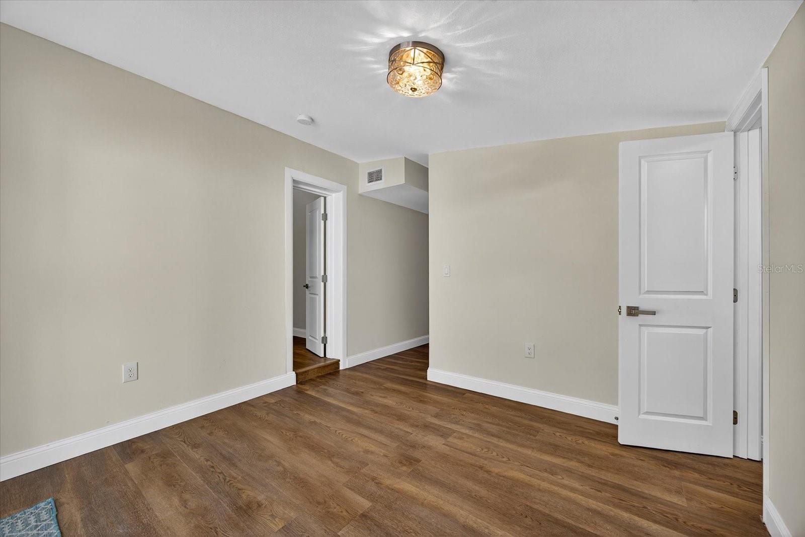 Image 21 of 31 For 4703 Cresthill Drive