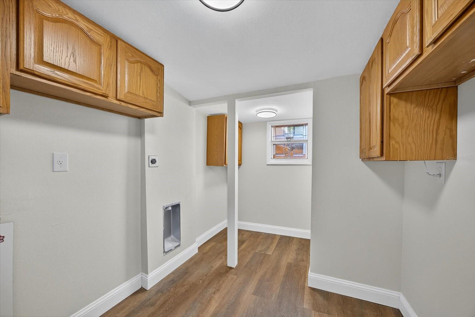 Image 28 of 31 For 4703 Cresthill Drive