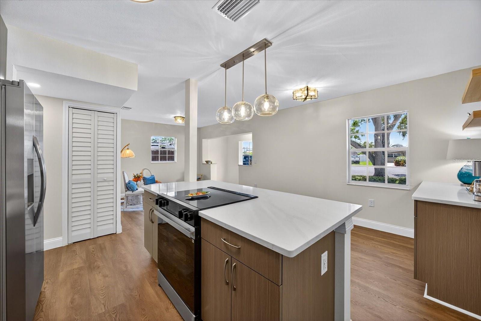 Image 4 of 31 For 4703 Cresthill Drive