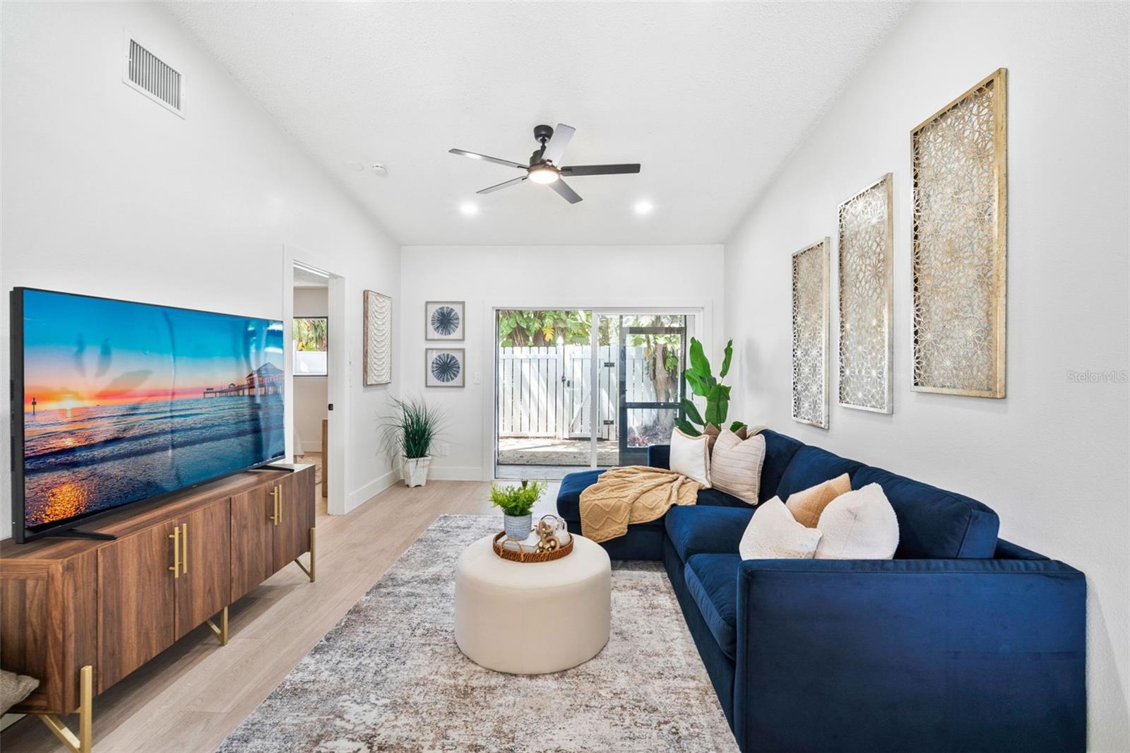 Image 12 of 19 For 7131 Parkside Villas Drive N