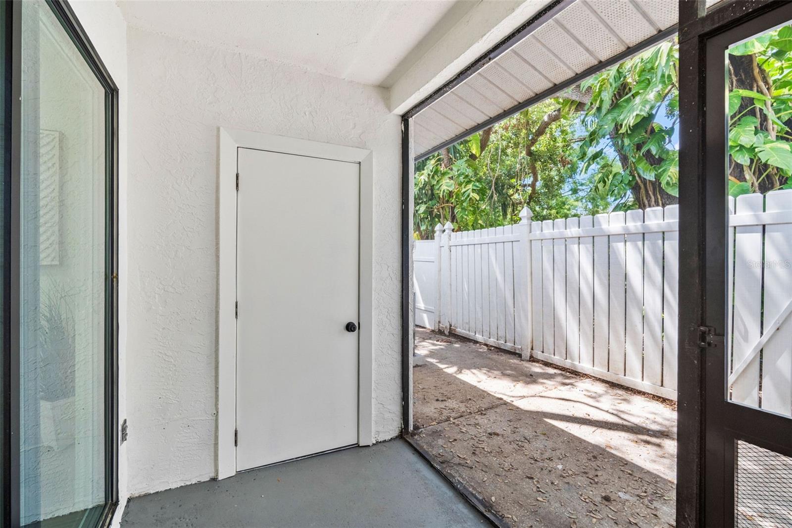 Image 18 of 19 For 7131 Parkside Villas Drive N
