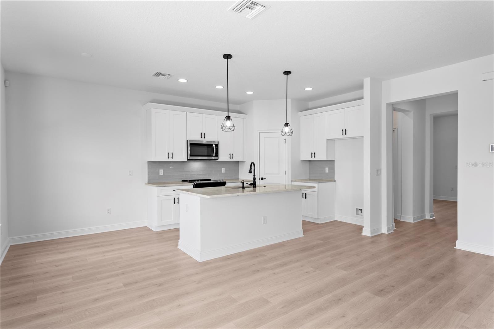Image 11 of 43 For 2512 Kathleen Street