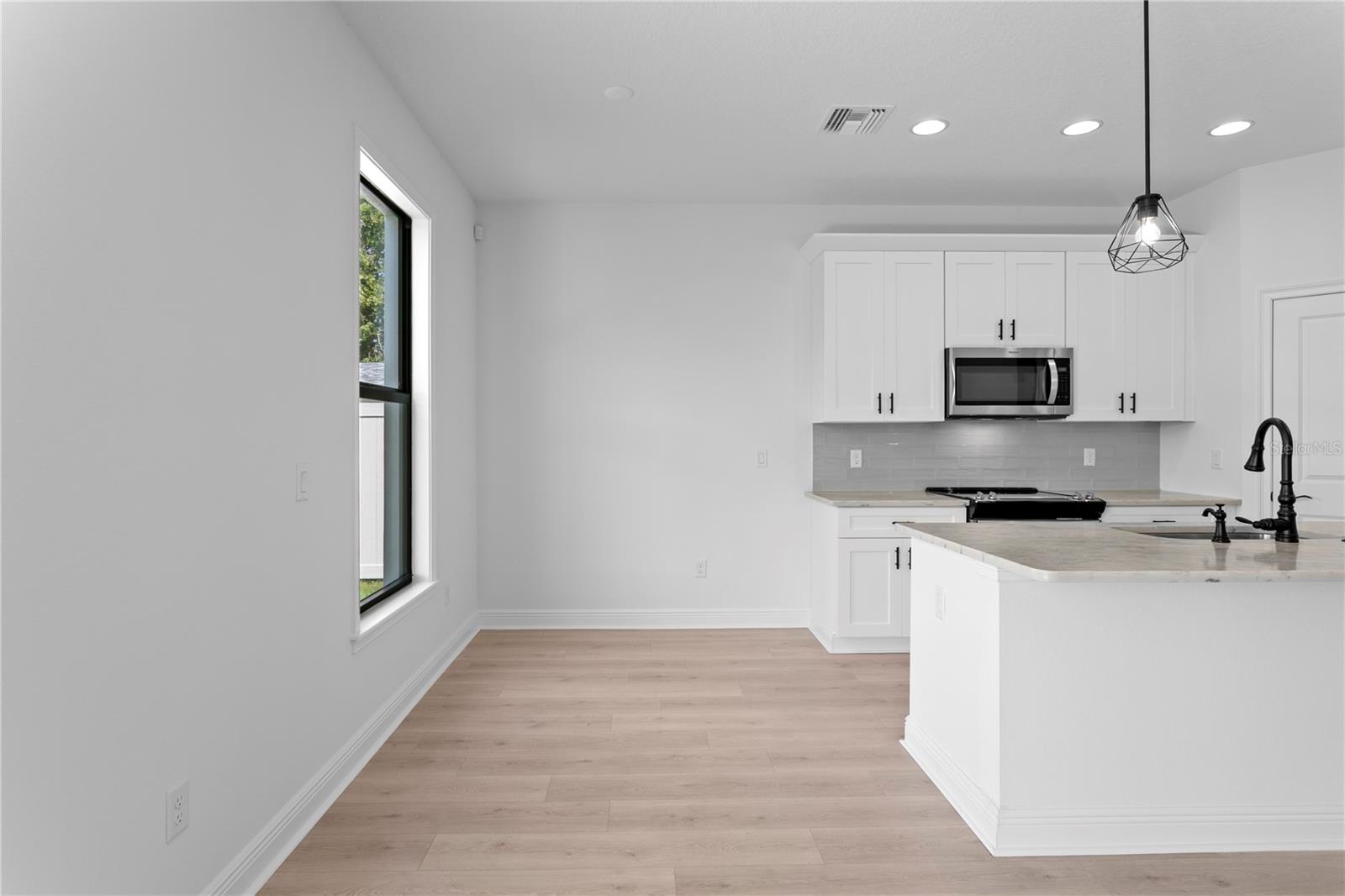 Image 12 of 43 For 2512 Kathleen Street