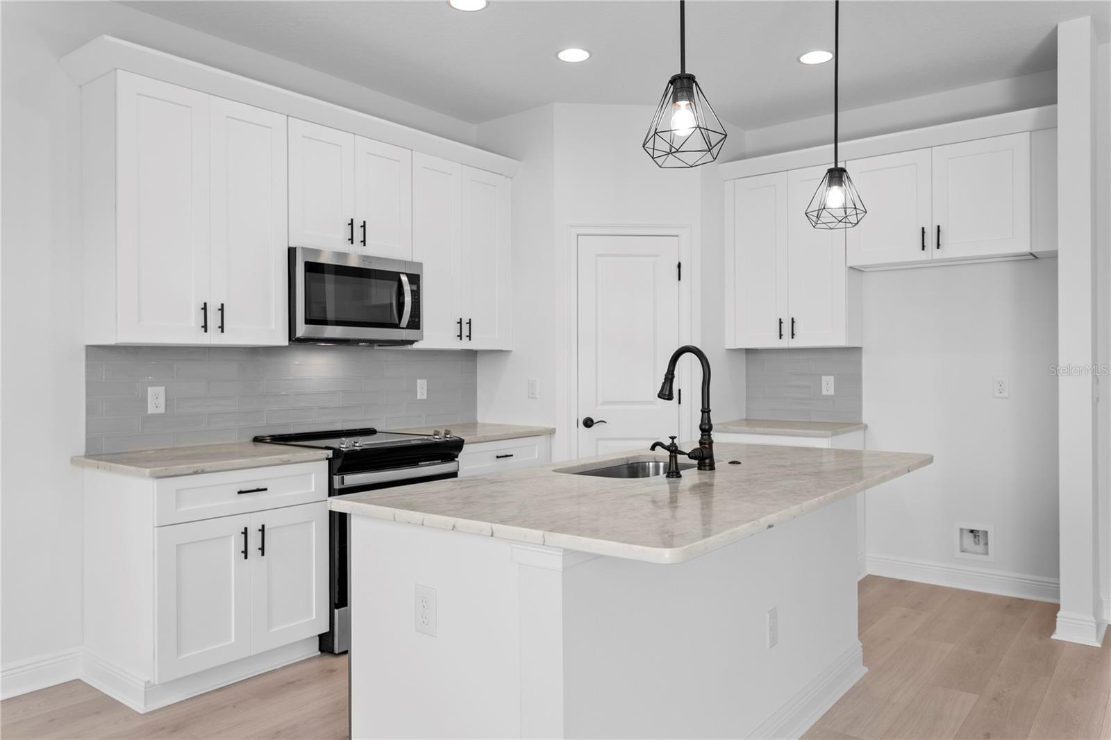 Image 7 of 43 For 2512 Kathleen Street