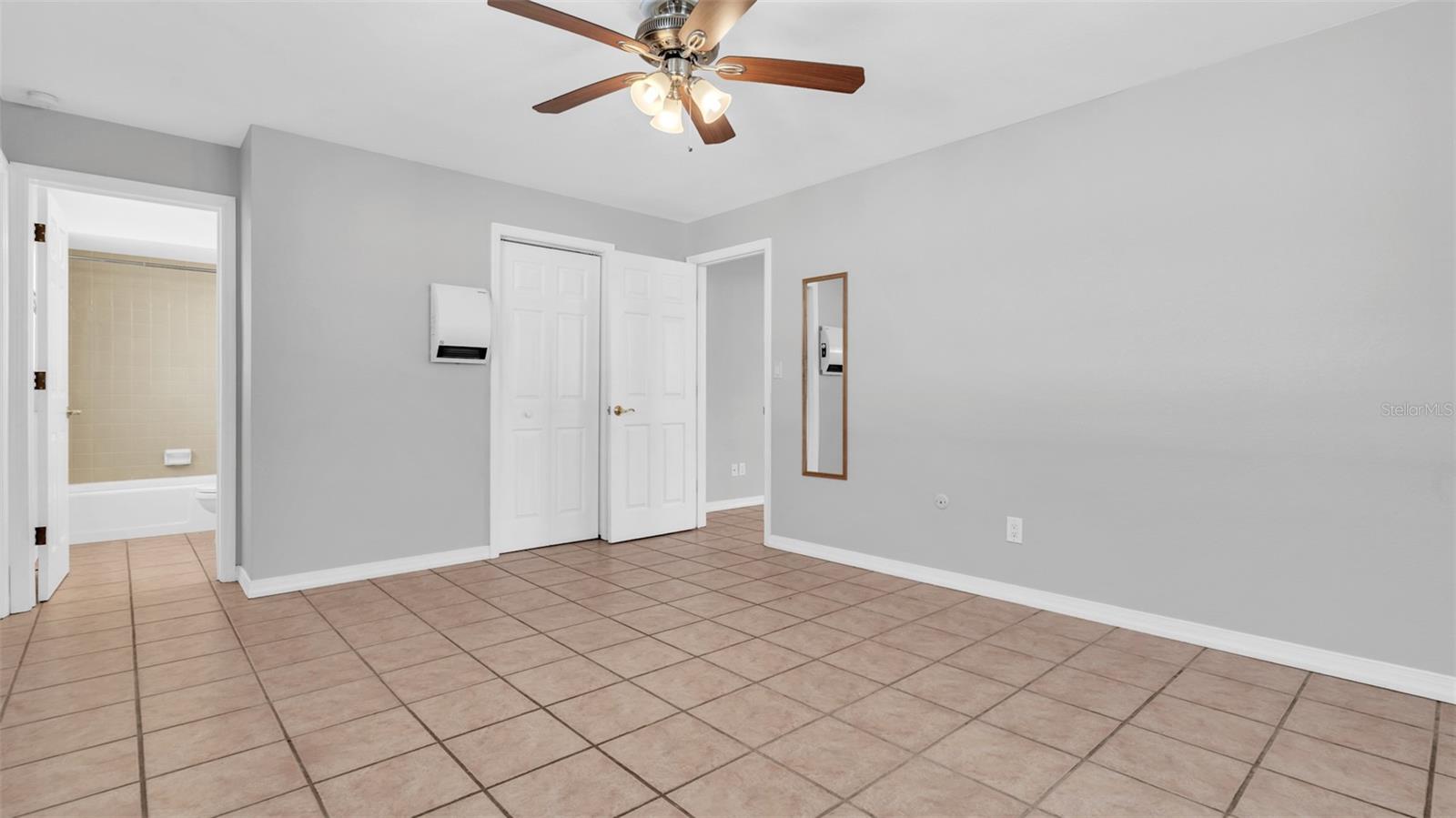 Image 13 of 17 For 1460 Cleveland Street
