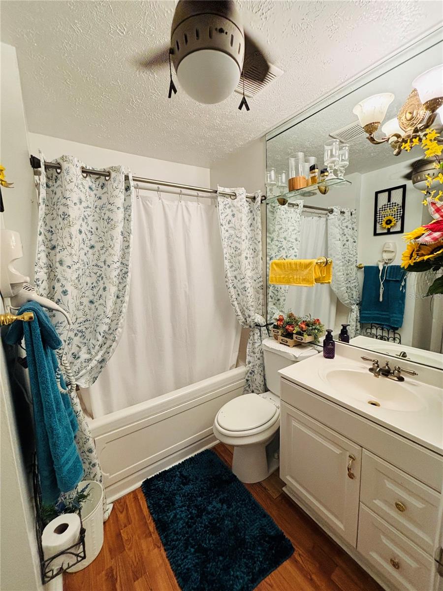 Image 8 of 9 For 6811 Gabrielle Street