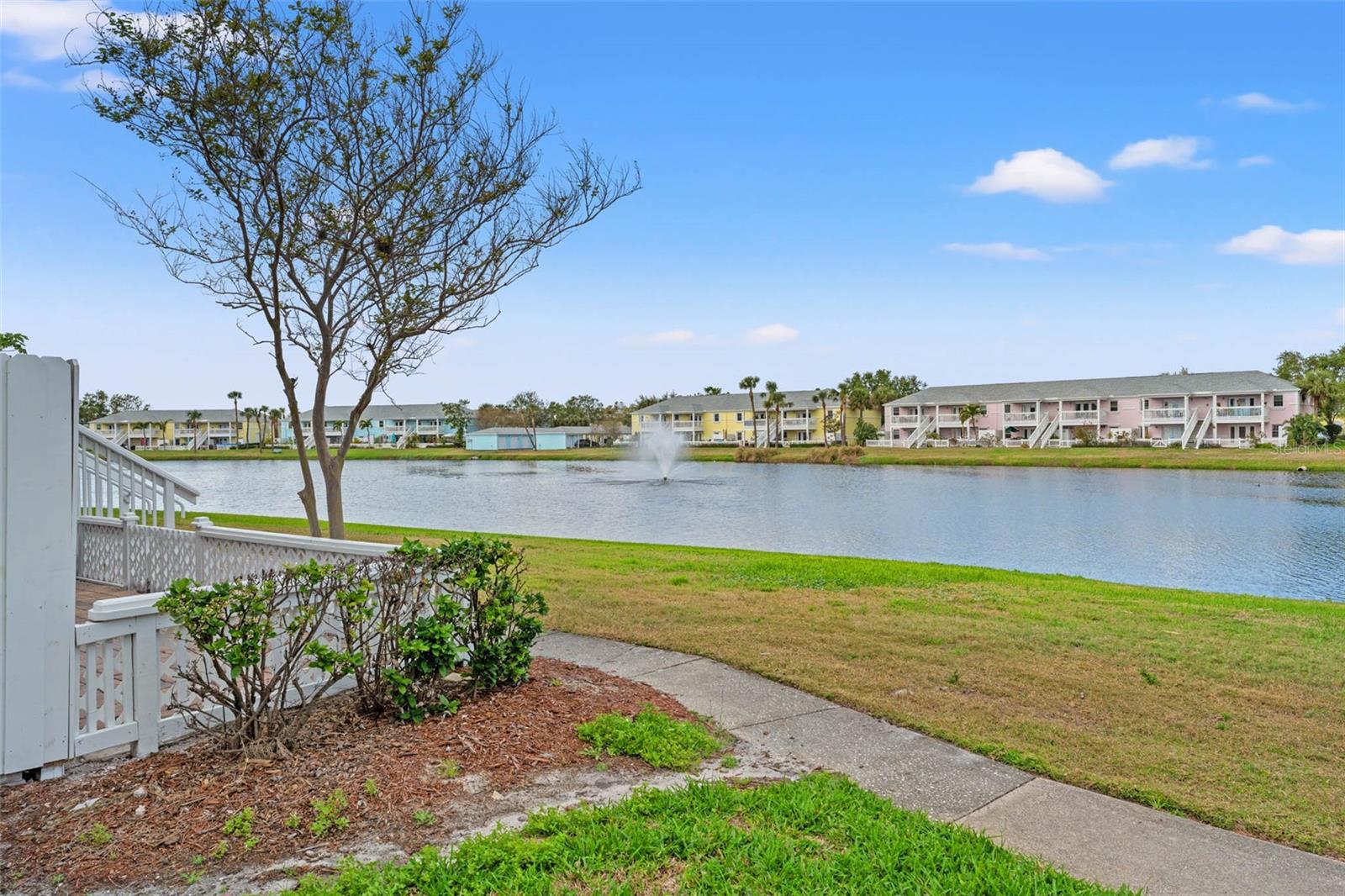 Image 21 of 28 For 209 Seahorse Drive Se D