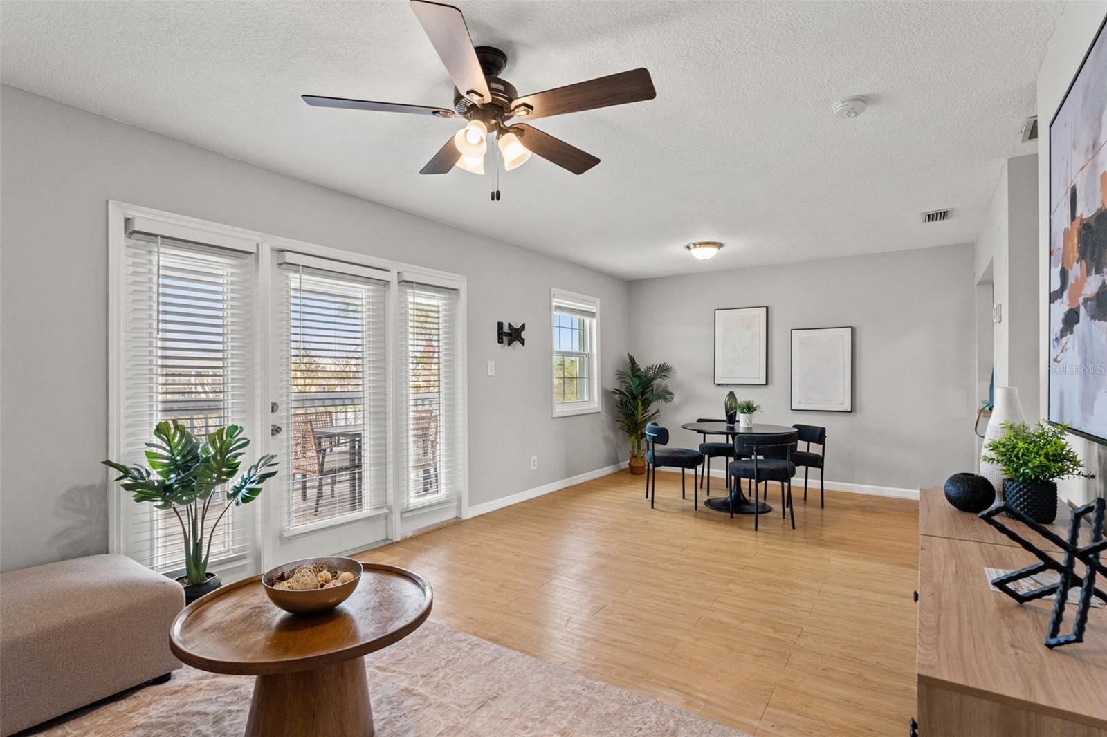 Image 5 of 28 For 209 Seahorse Drive Se D