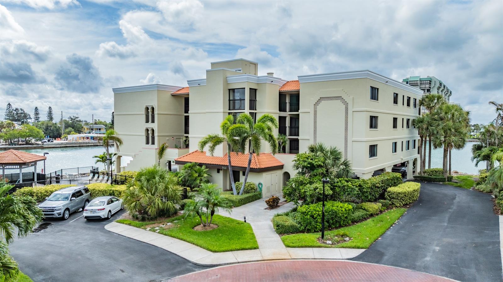 Image 2 of 35 For 7403 Bayshore Drive 305
