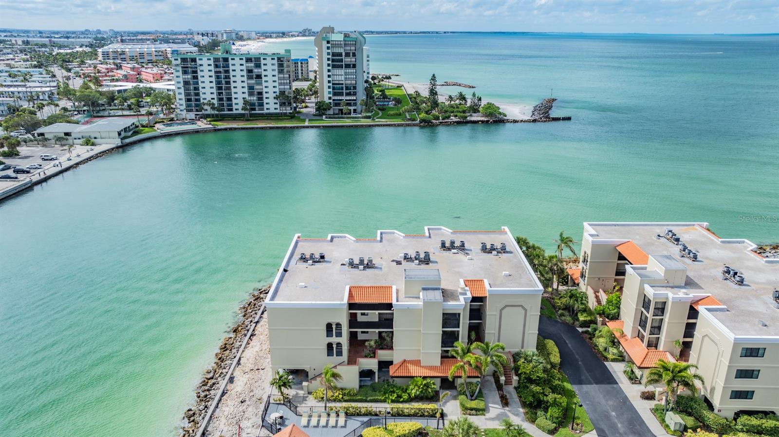 Image 3 of 35 For 7403 Bayshore Drive 305