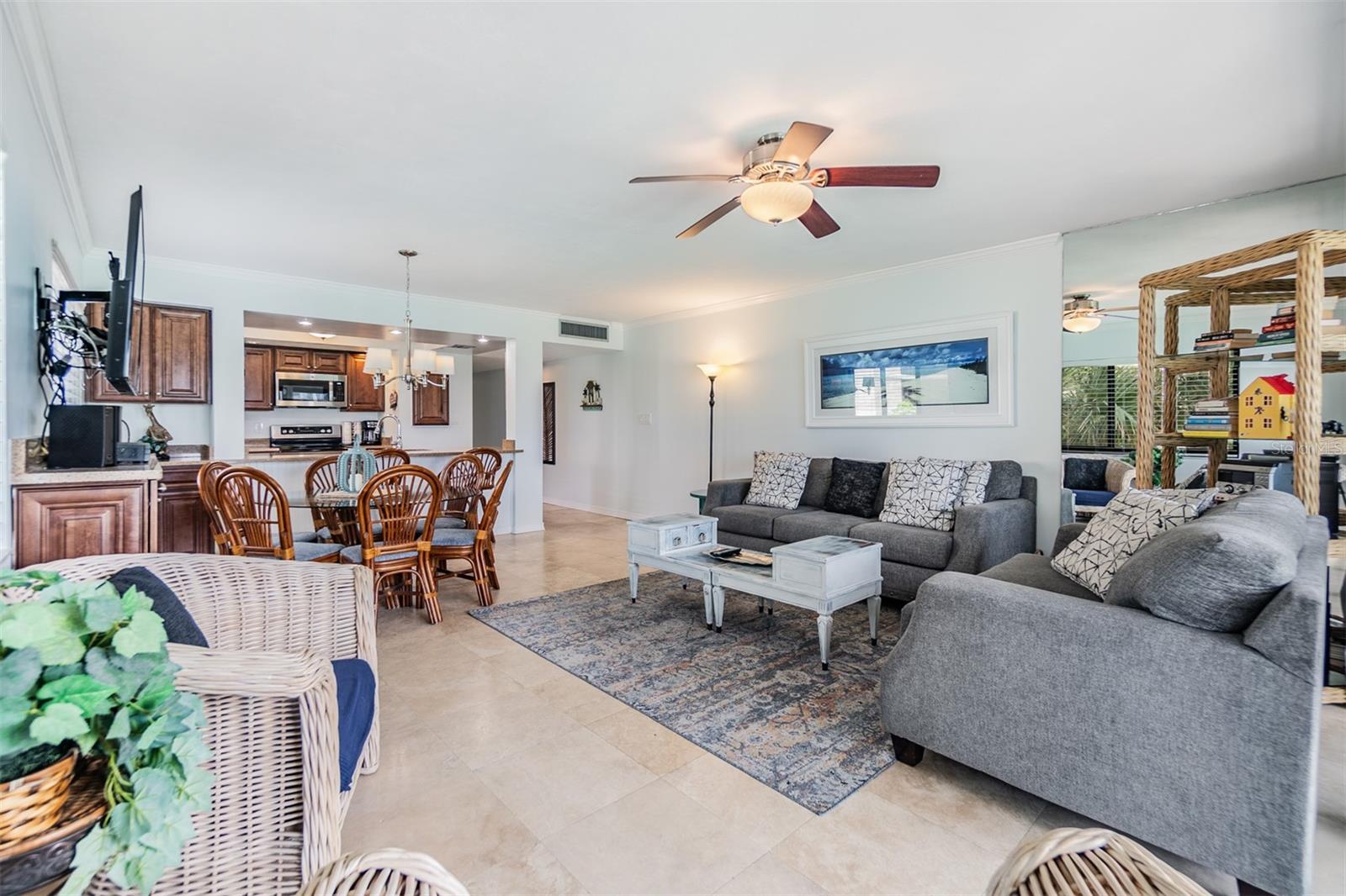 Image 8 of 35 For 7403 Bayshore Drive 305