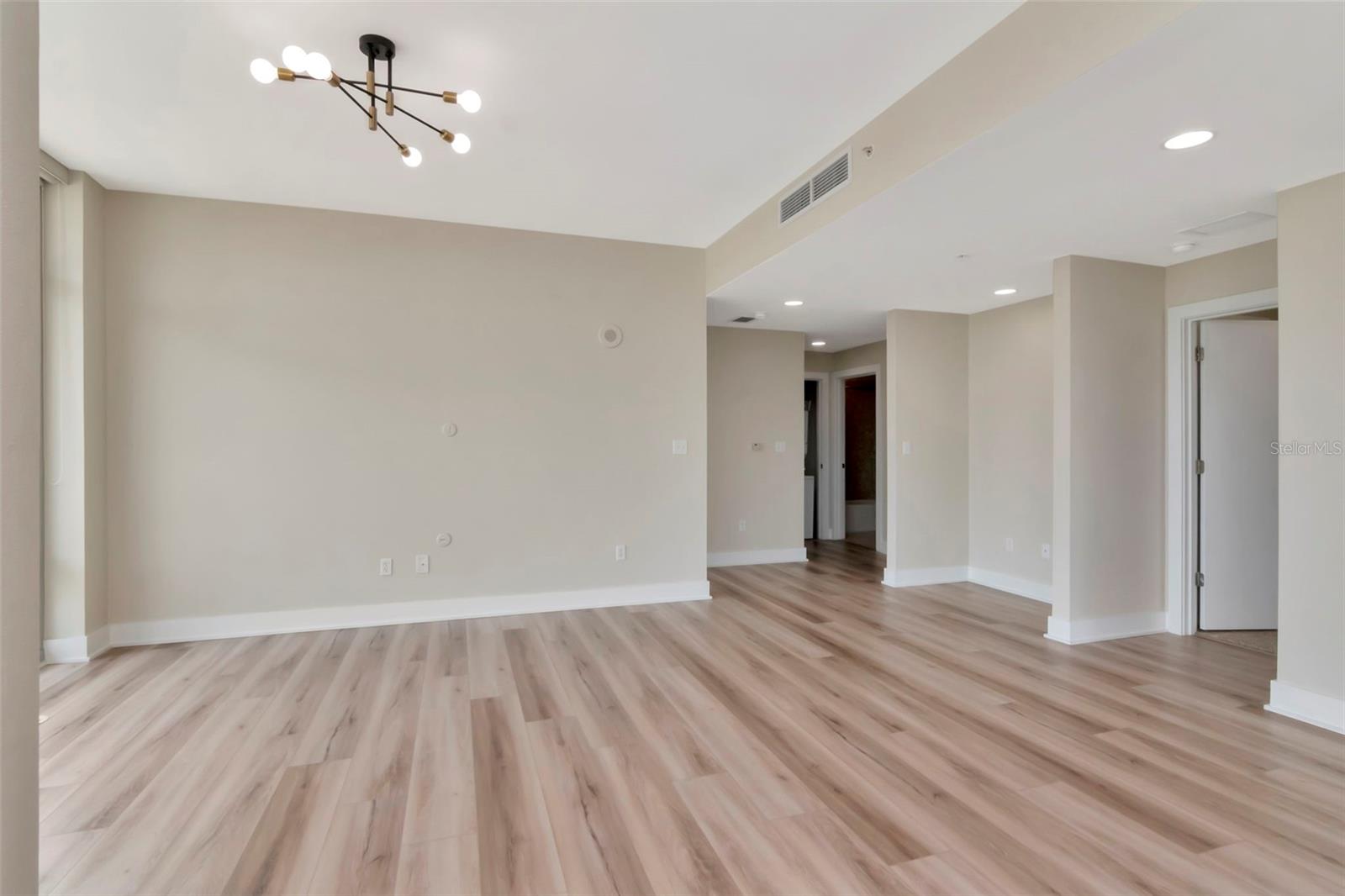 Image 13 of 67 For 1208 Kennedy Boulevard 419