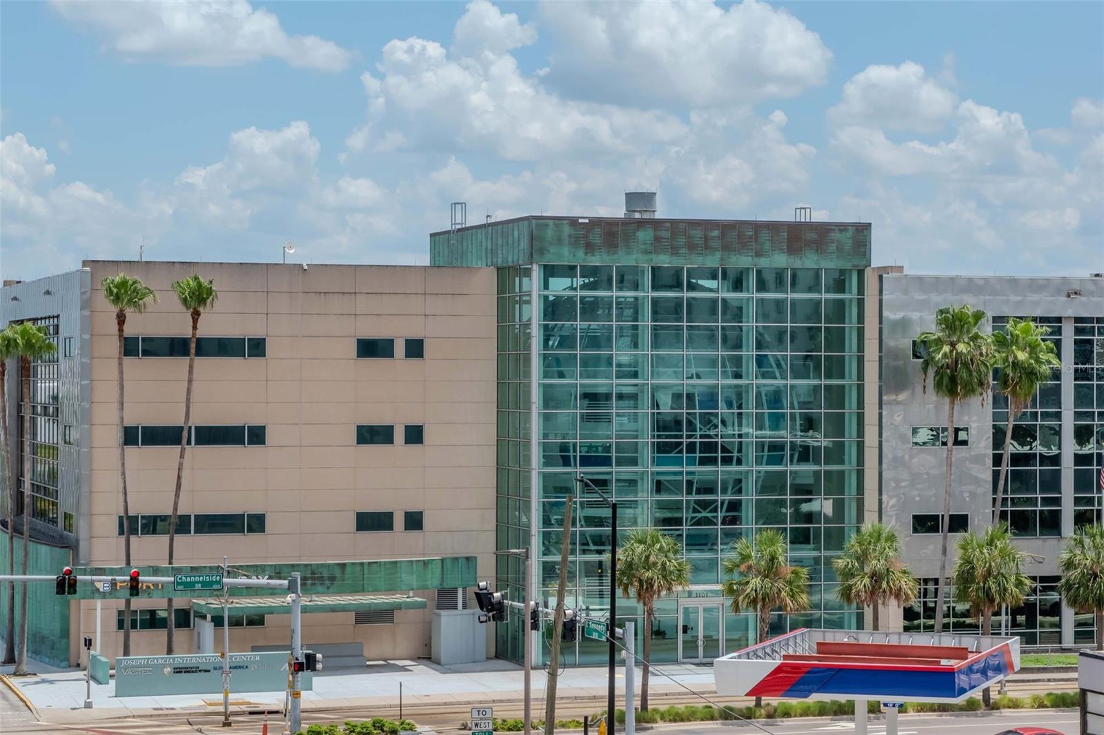 Image 22 of 67 For 1208 Kennedy Boulevard 419